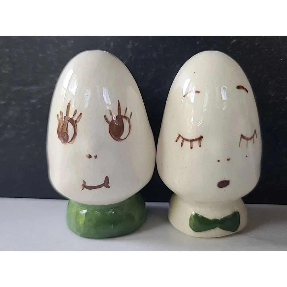 Egg Head Salt And Pepper Shakers Vintage, READ